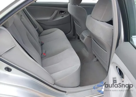 2010 Toyota Camry Le z USA, uszkodzony, nr VIN 4T1BF3EK2AU548610